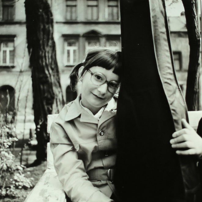 Franziska Köppe, Geige im Arm. Bild: copy Franziska Köppe | madiko